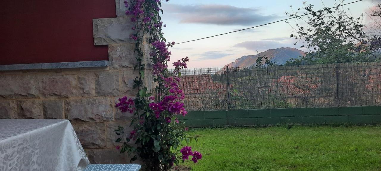 La Casa De Abajo Villa Llanes Eksteriør billede